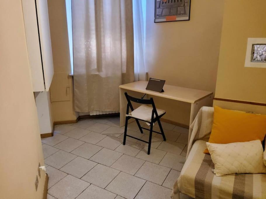 Appartamento Antica Casa Odone Asti Esterno foto